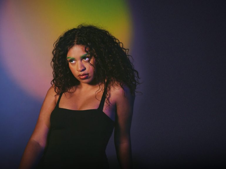 Flor, filha de Seu Jorge