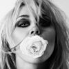 Miley deixa cair “Cyrus” e anuncia novo álbum para setembro